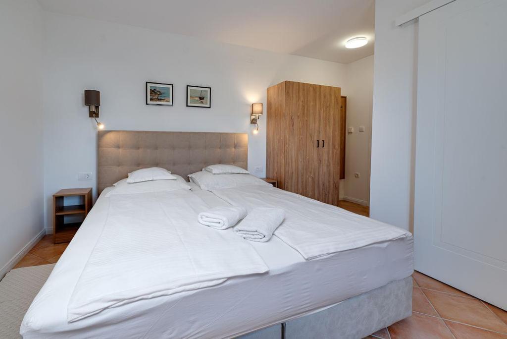 Bed & Breakfast Dosen III Baška Екстериор снимка