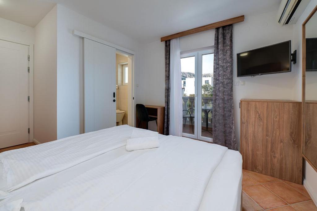 Bed & Breakfast Dosen III Baška Екстериор снимка
