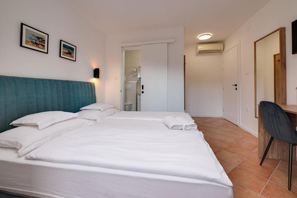 Bed & Breakfast Dosen III Baška Екстериор снимка
